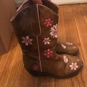 Girls boots